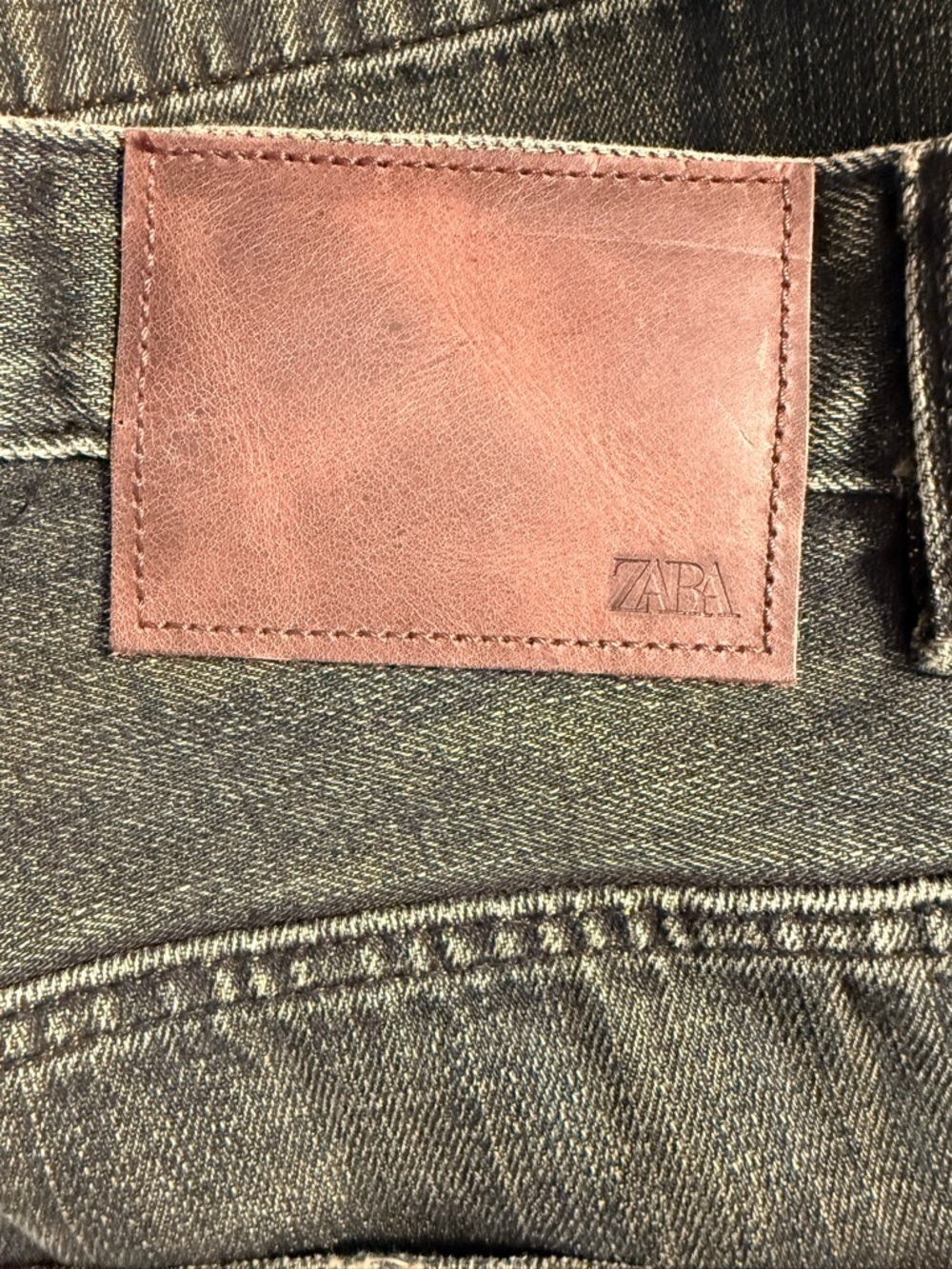Zara Men’s Black Wash Straight Leg Jeans Size 32 Distressed Denim Classic Fit - Picture 4 of 5